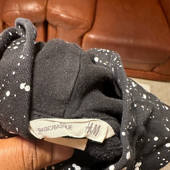 H&M BLACK AND WHITE DOTS KIDS HOODIE SIZE 6X /7 IN EXCELLENT CONDITION - Picture 4 of 9